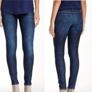 VINCE Dylan Skinny Dark Wash Classic Jeans Size 26 Blue Lt Fade